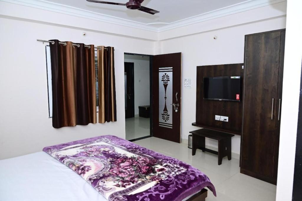 Hotel Shree Chandram photo 2