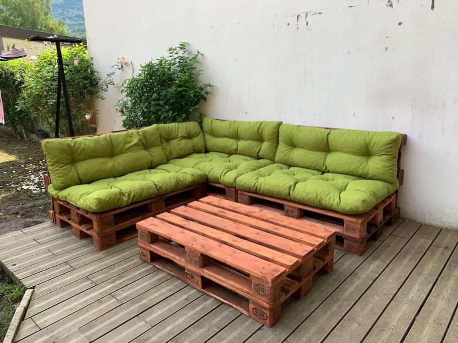 Appartement au pied des montagnes photo 2
