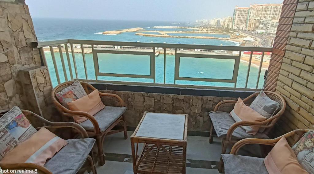 Gleem Bay Direct Sea View جليم بحر مباشر بفيو روعة photo 1