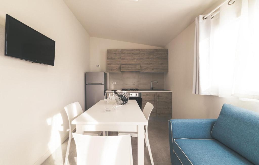 Beautiful Home In Deiva Marina With Kitchen photo 1