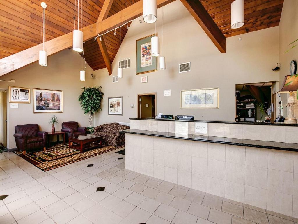 Red Carpet Inn image