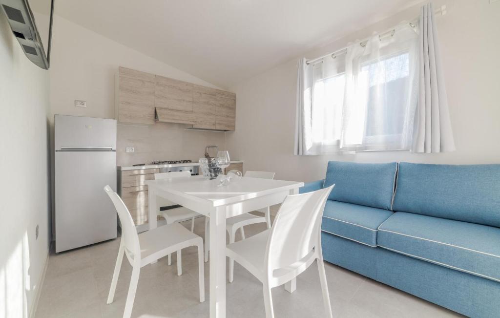 2 Bedroom Cozy Home In Deiva Marina photo 1