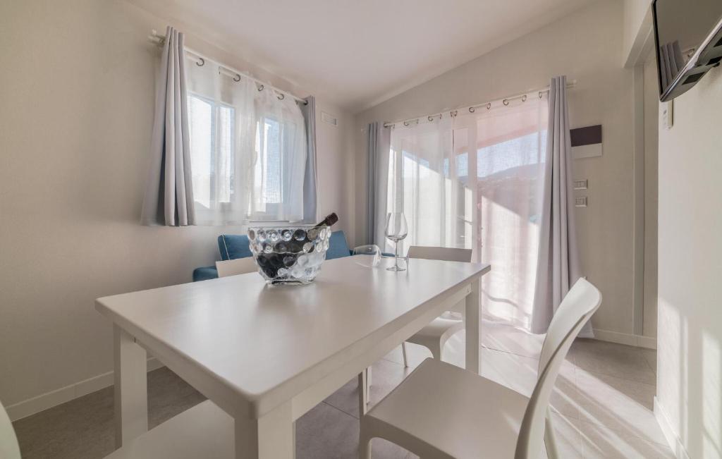 2 Bedroom Cozy Home In Deiva Marina photo 4