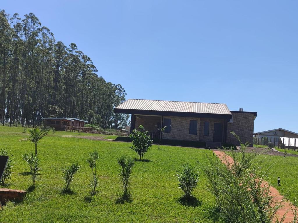 Modernes Ferienhaus in Paraguay, Hohenau mit Reitanlage und Beachvolleyball