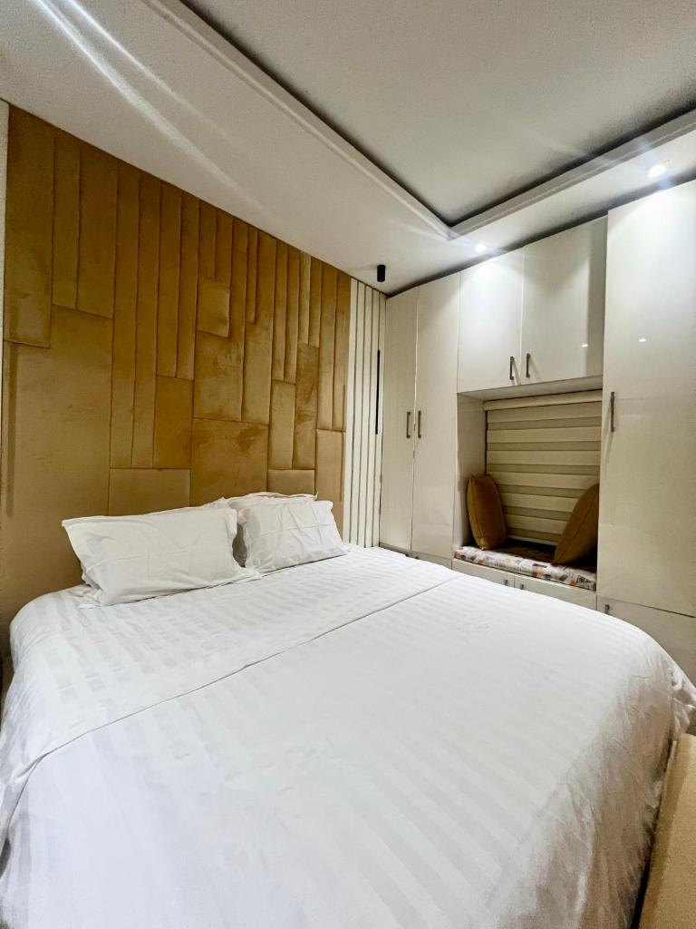 Luxurious 3Bedroom Apartment with Personal Chef photo 2