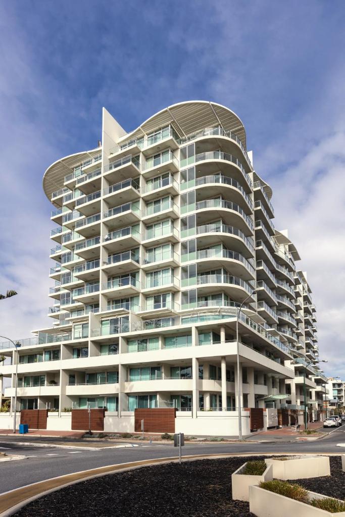 Oaks Glenelg Liberty Suites photo 1