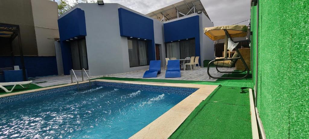 Blue iris chalet photo 4