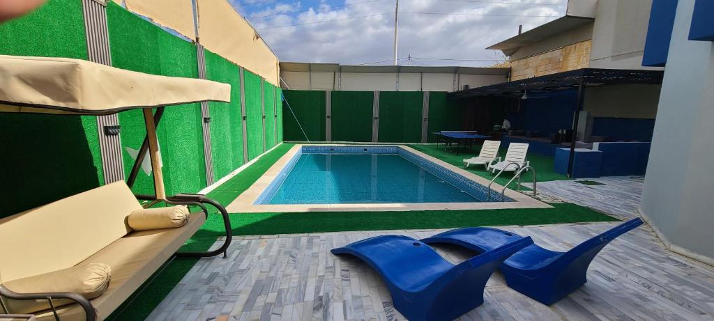 Blue iris chalet photo 1