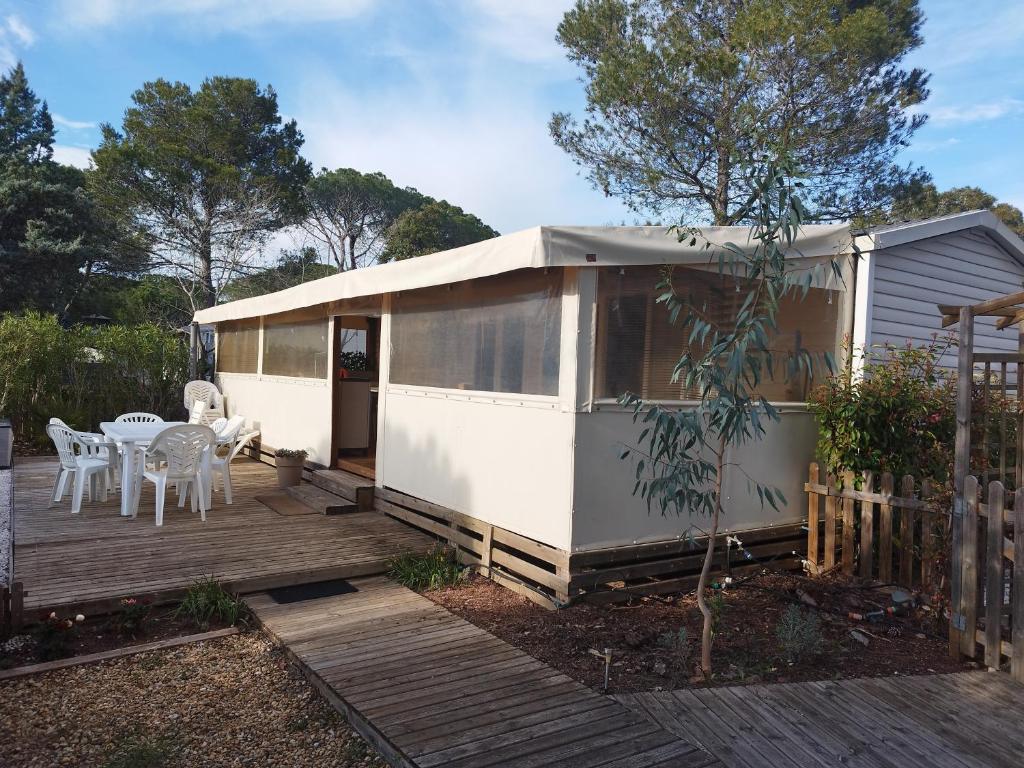 Mobil home 8 personnes camping des cigales Le muy photo 2