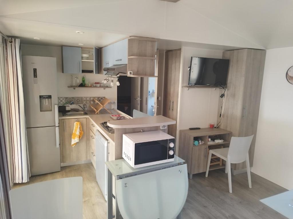 Mobil home 8 personnes camping des cigales Le muy photo 4