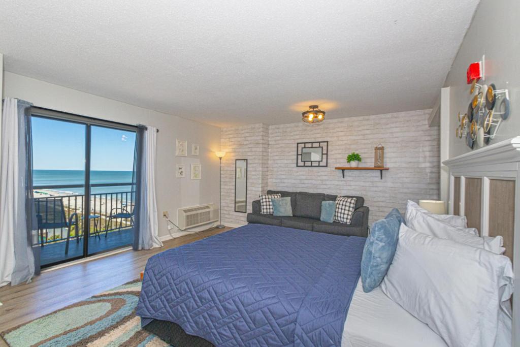 Immaculate Ocean View Condo with Endless Ocean Views- Bluewater Resort 811 image