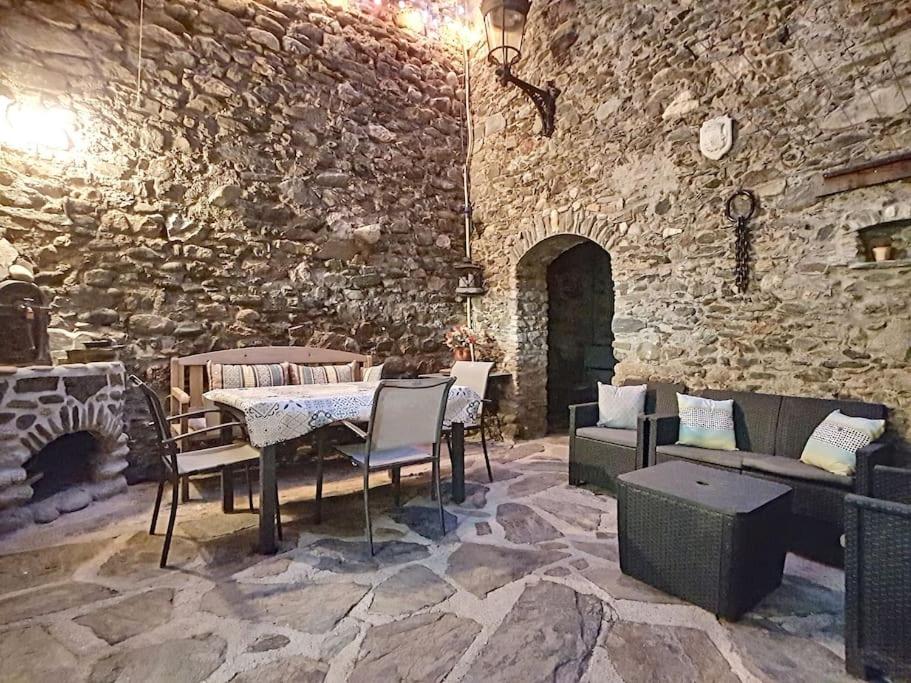 Bouleternère, Maison de Village avec patio photo 1