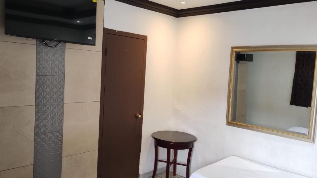 Hotel Don Quijote photo 1