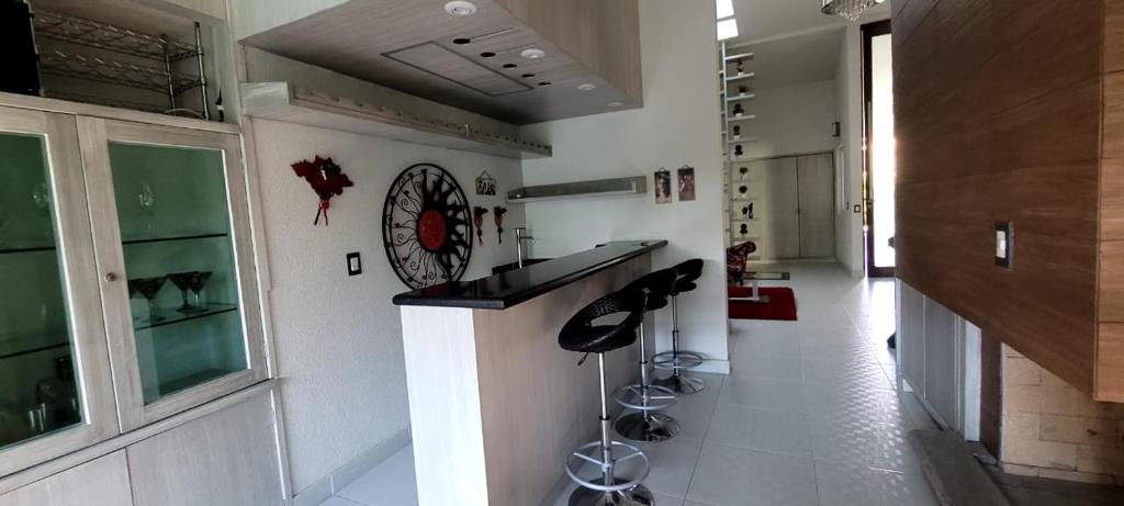 Casa amueblada dentro de club de golf
