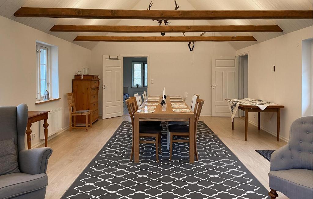 Gorgeous Home In Brsarp With Wifi photo 3
