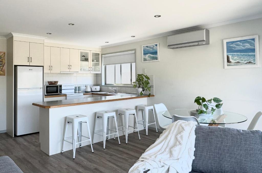 Driftwood Townhouse - Waterfront-Central Location photo 3