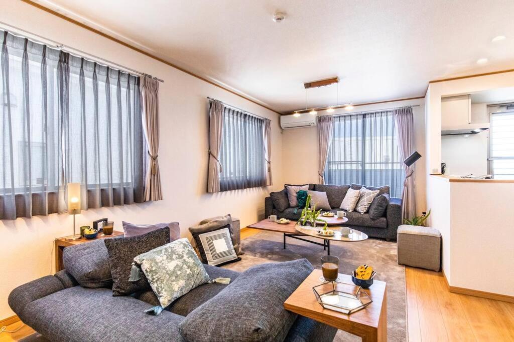 沖縄を北から南まで楽しみたい方にピッタリ！近場にはエメラルドグリーンに輝くビーチもあります photo 2