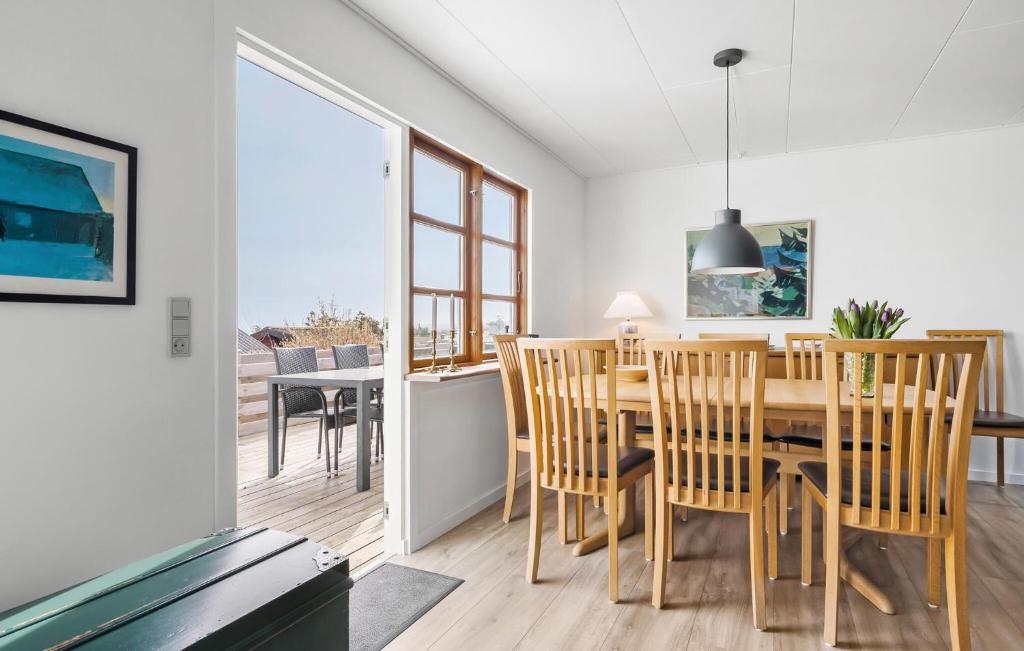 2 Bedroom Pet Friendly Home In Svaneke photo 4