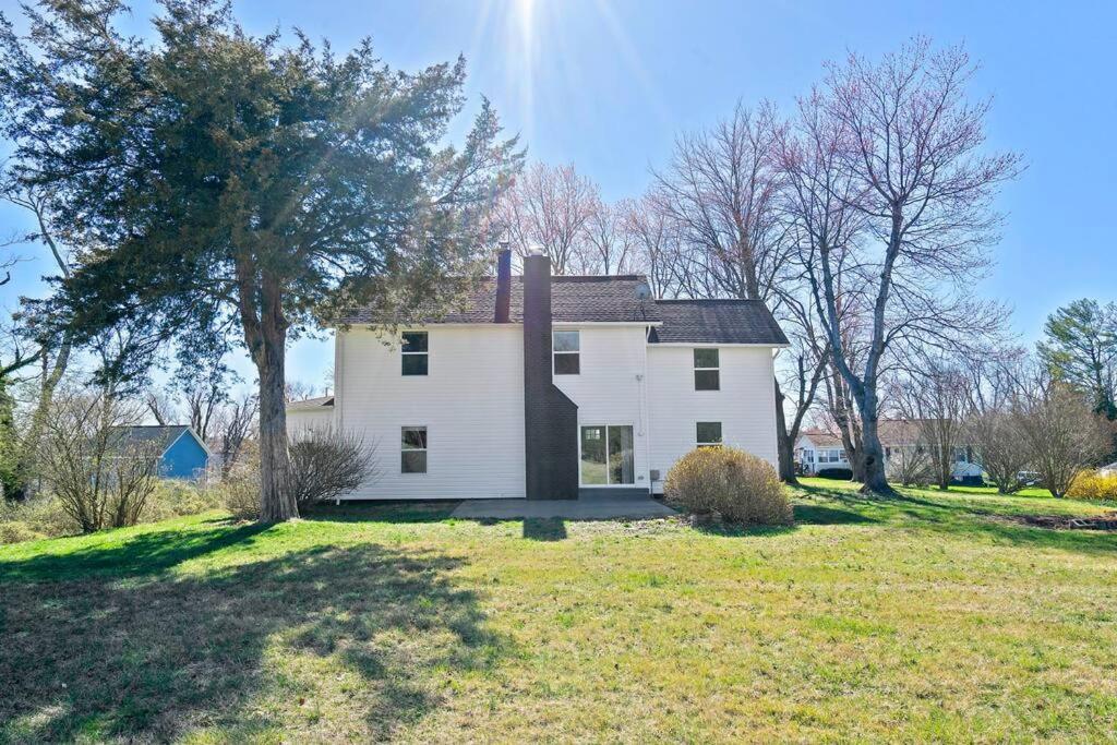 Newly Renovated Modern Farmhouse photo 3