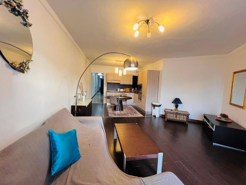 Room 1 Salina Seaview Retreat photo 3
