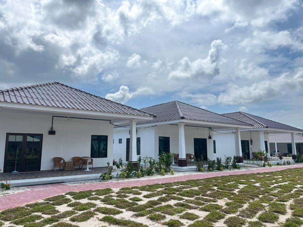 Ocean Cottage 2, Radiant Teluk Sari photo 4