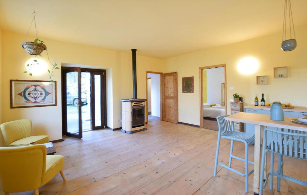 Nice Home In Solto Collina With Outdoor Swimming Pool photo 3