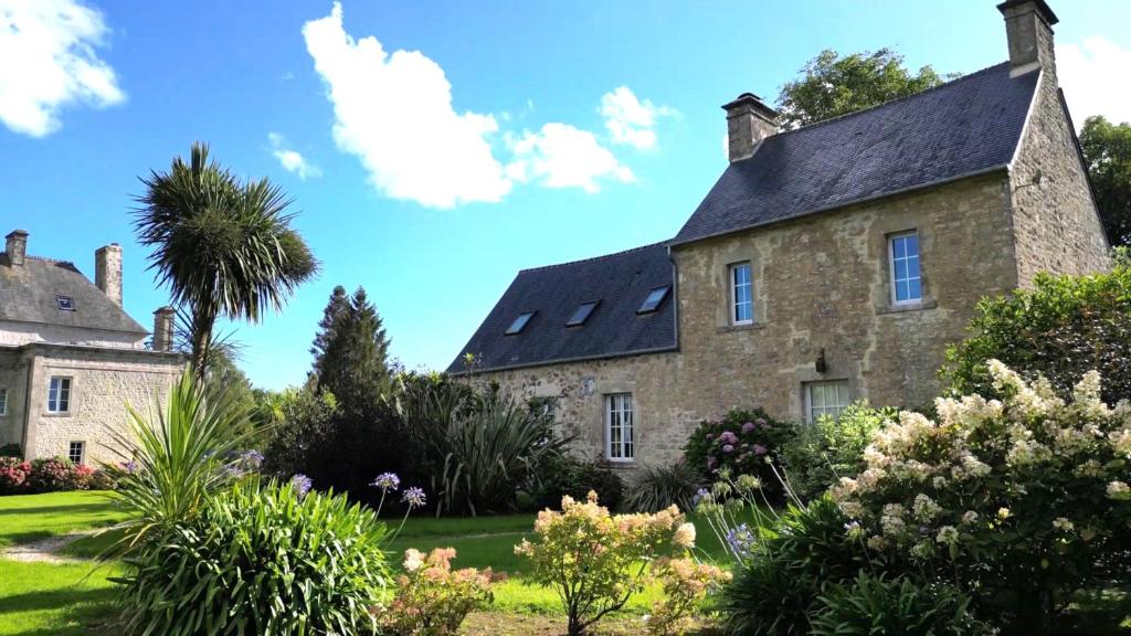 Gites Du Manoir de Savigny photo 3
