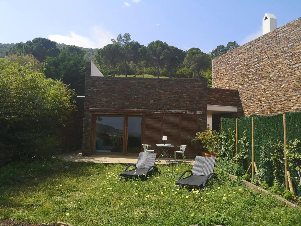 Cap de Creus : bungalow, jardin y vista al mar. photo 3