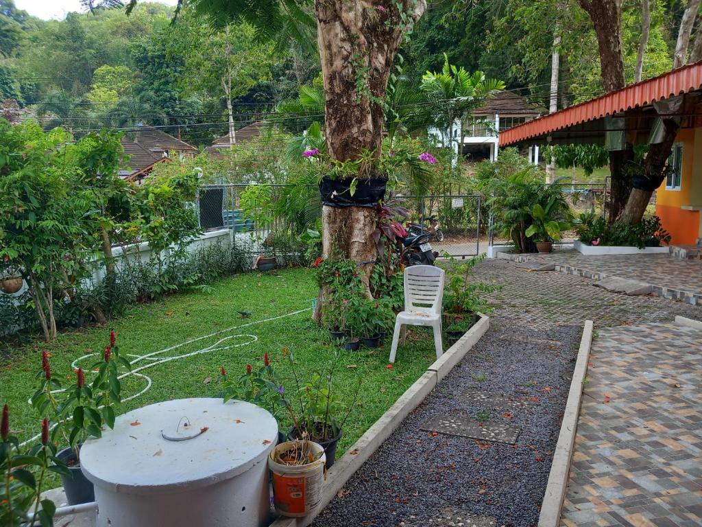 Kathu Waterfall Bungalow Holyday home photo 3