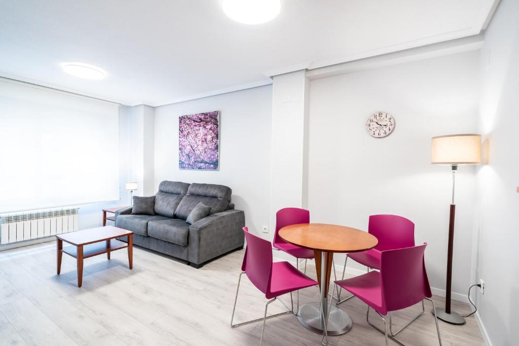 Apartamentos GO - Génova Parquesol - Parking Gratuito photo 2