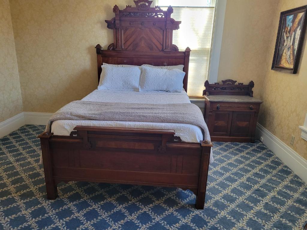 The Weis Mansion Bed and Breakfast photo 3