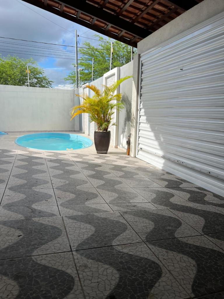 Casa com piscina e área Gourmet