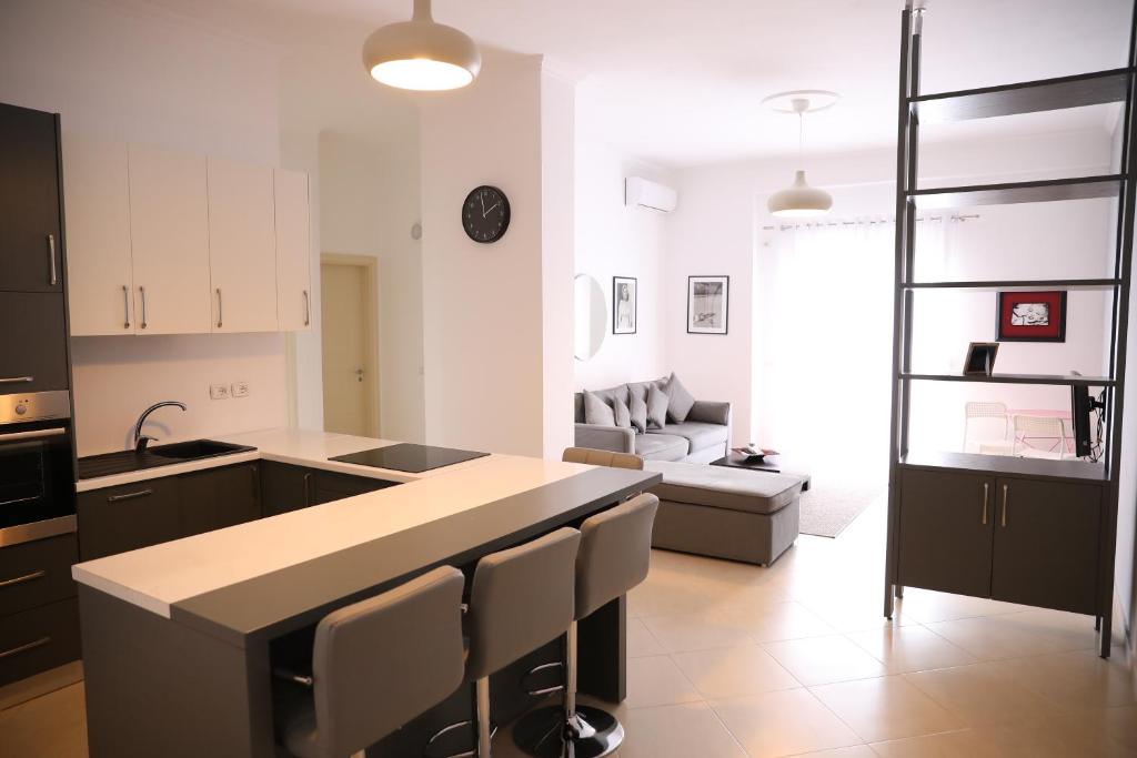 Square View Apartment