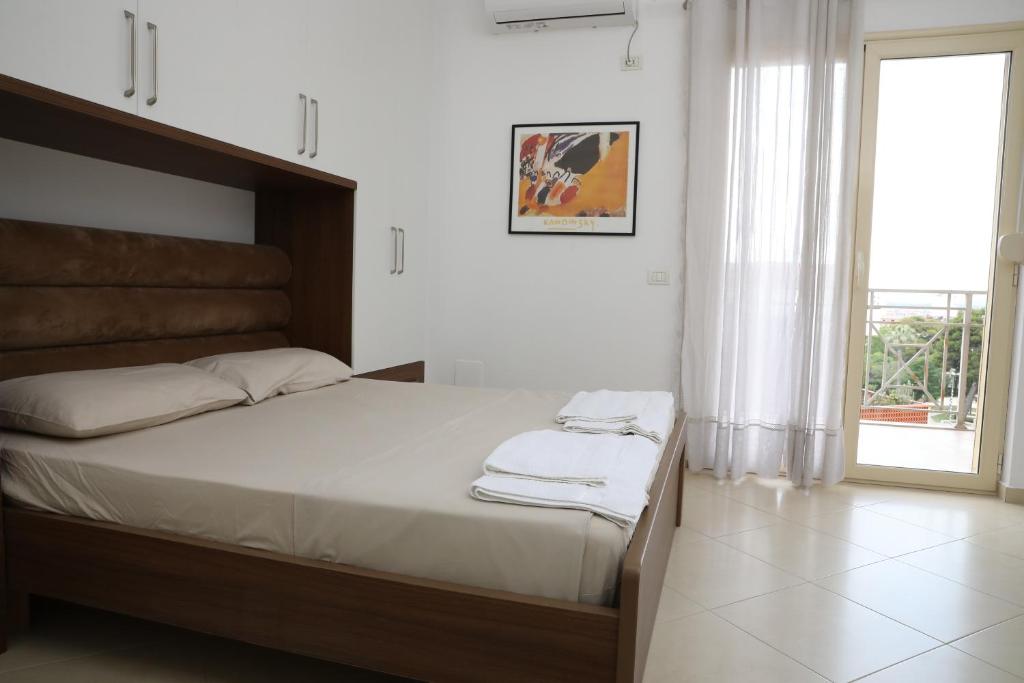 Square View Apartment photo 4