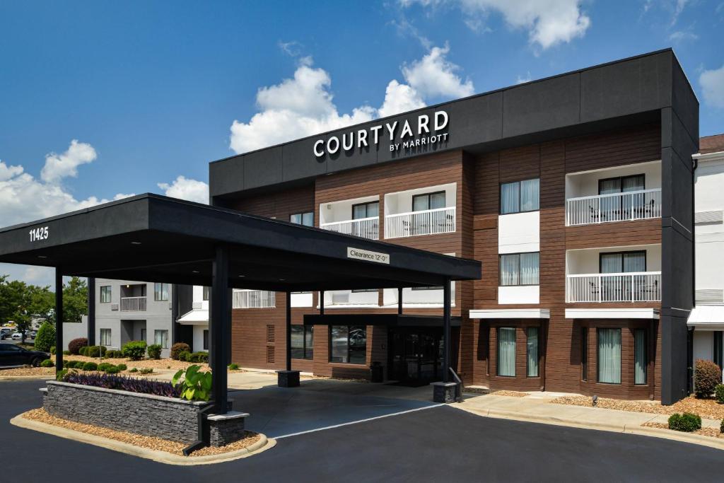 Courtyard by Marriott Charlotte/Matthews image