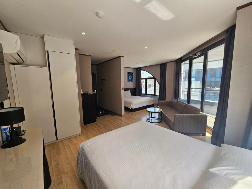 SUNLAND HOTEL photo 2