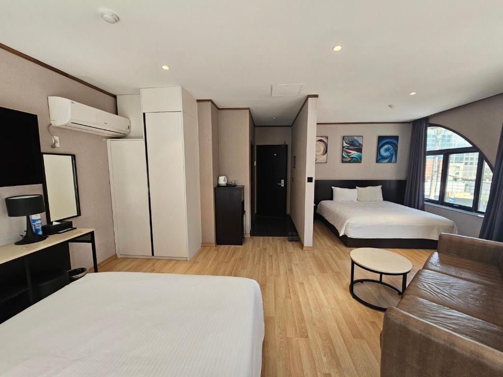SUNLAND HOTEL photo 3