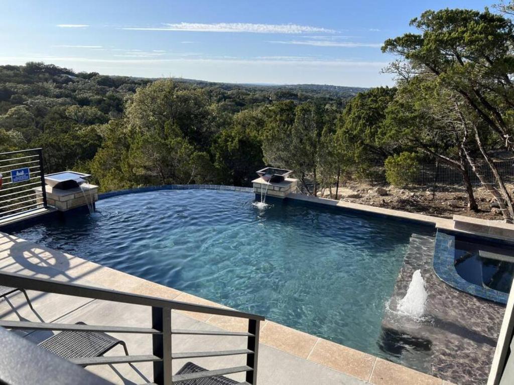 Secluded Hillside Views Pool FirePit BBQ Sleeps 6 photo 1