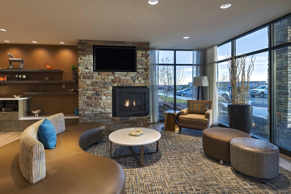 Fairfield Inn & Suites by Marriott Colorado Springs East/Ballpark image