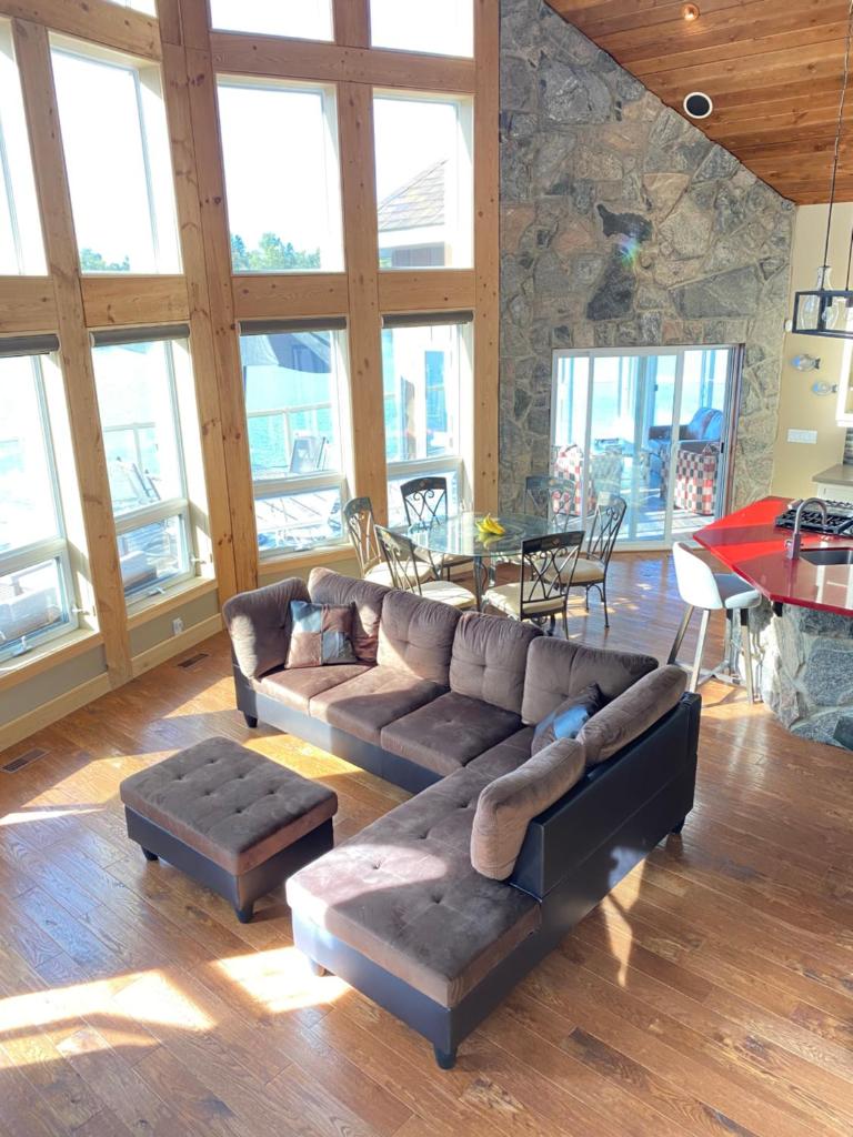 Luxury Lakeview Dream Cottage with Hot Tub photo 1