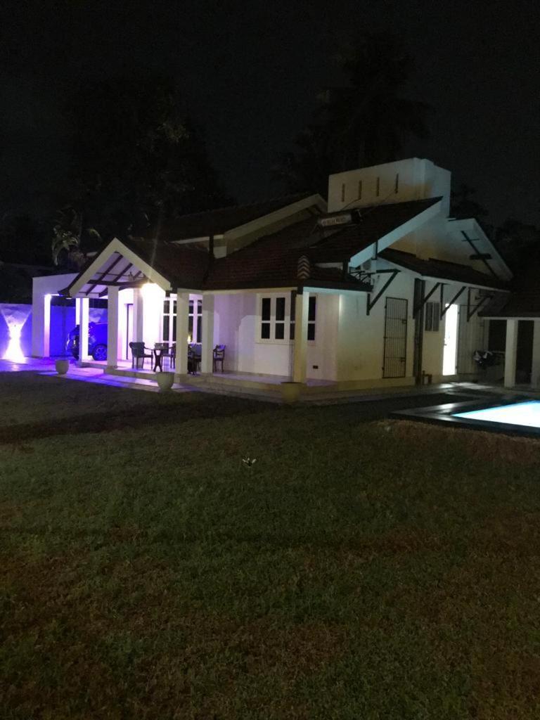 Villa Dario - Wennappuwa photo 2