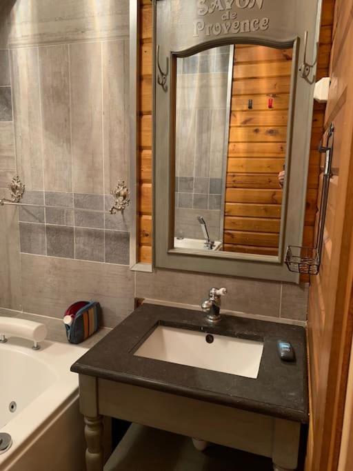 Beautiful *** Chalet Le Gentiane in L'Alpe du Grand Serre photo 2