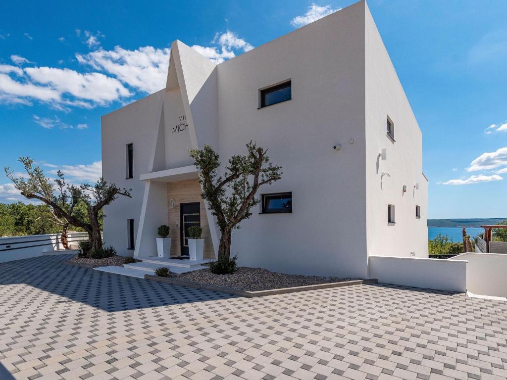 Luxury villa with pool, wellness and sea view photo 1