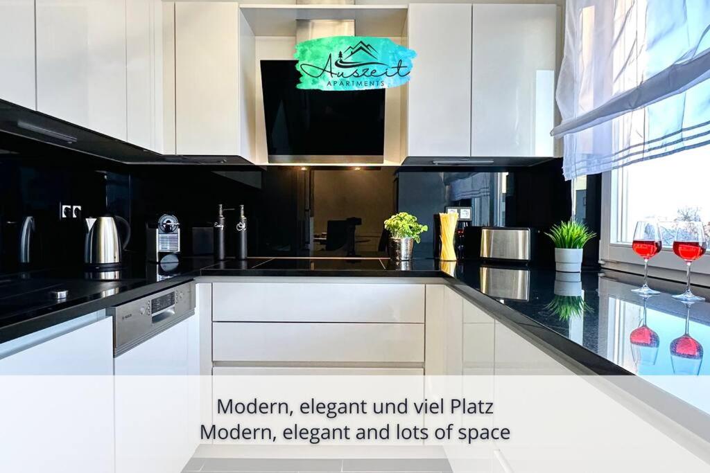 Auszeit Apartment SUNNY - luxuriöse Maisonette-Wohnung mit tollem Alpenpanorama - 2 sonnige Dachterrassen, schnelles WLAN, kostenloser Tiefgaragenstellplatz, für bis zu 4 Personen photo 4