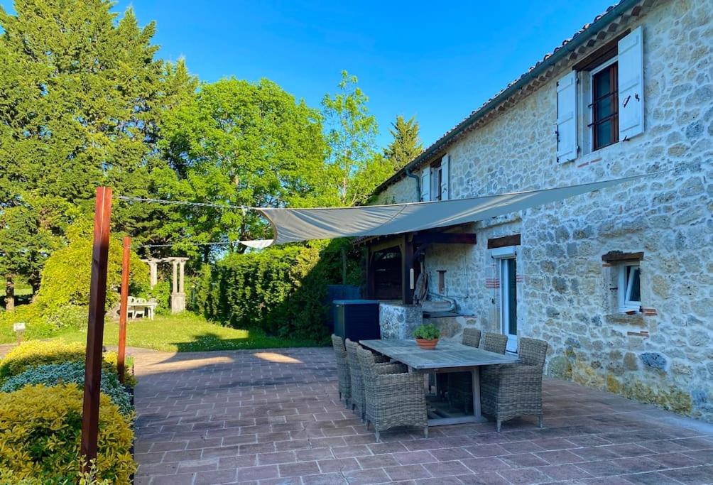 holiday cottage in the countryside Le Petit Bleu photo 2