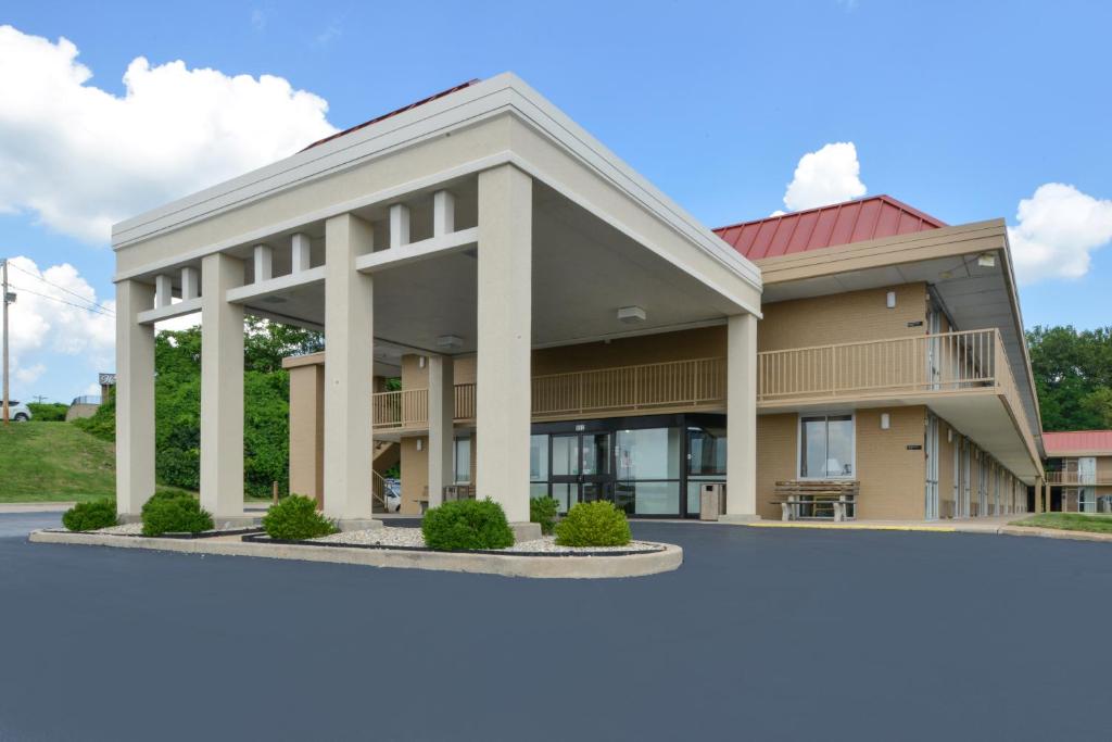 Americas Best Value Inn Collinsville St. Louis image