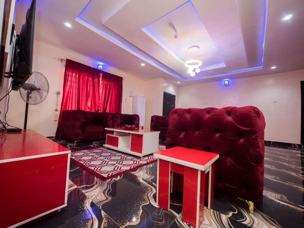 DULCE HOMES 2 BEDROOM FURNISHED SHORT LET photo 3