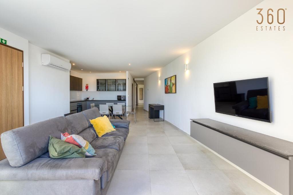 Modern 3BR home with Stunning Marina View in Pieta by 360 Estates photo 3