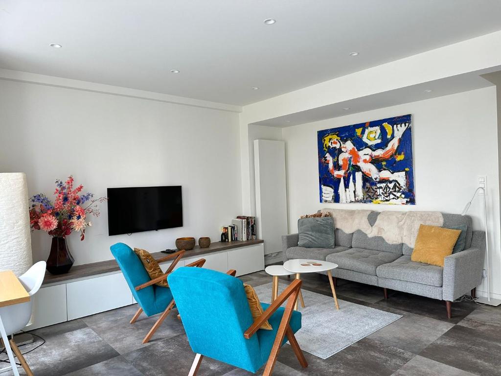 Renewed luxurious apartment at Casino Oostende photo 4