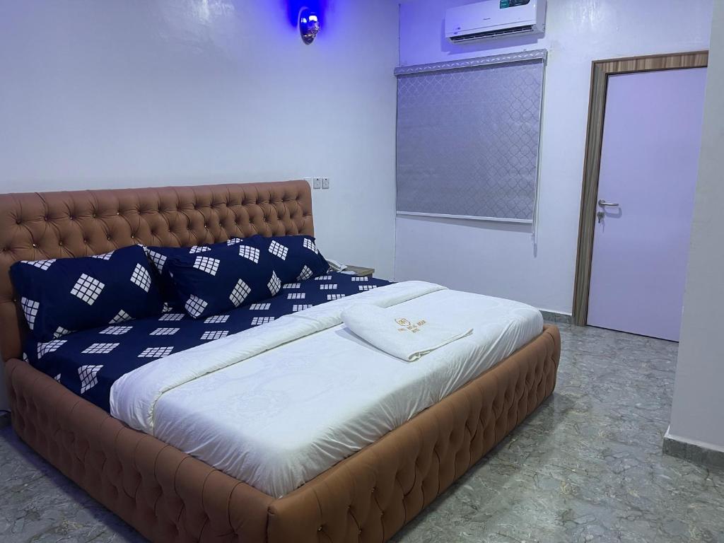 First Royal Beam Hotel and Suites photo 1